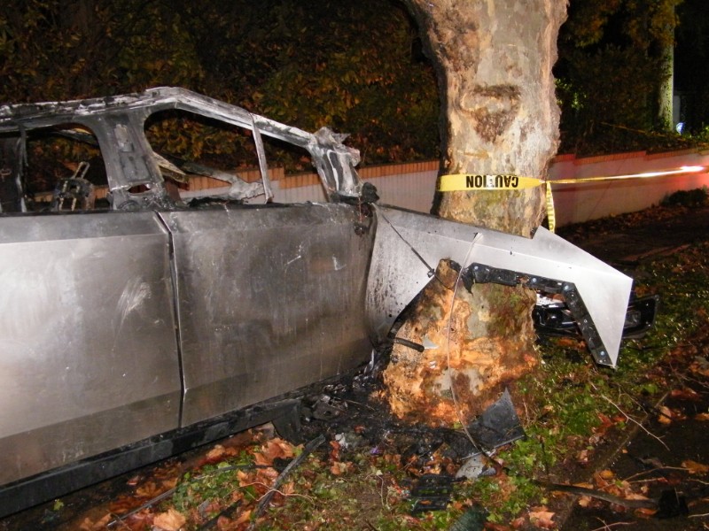 Familias demandan a Tesla por muerte de jóvenes en Cybertruck