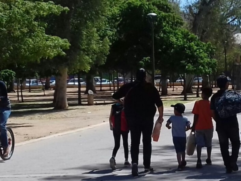 Familias disfrutan de reapertura de Parque Francisco I. Madero
