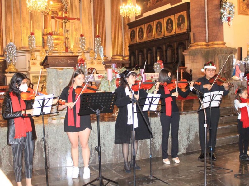 Familias disfrutaron de Festival Navideño en la Catedral de Zamora