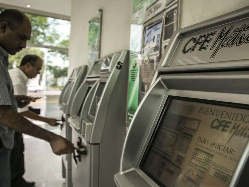 ¡Familias en crisis! Sacrifican alimentos para pagar recibos de CFE