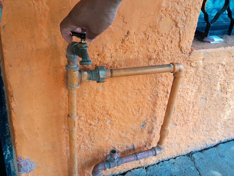 Familias enfrentan desabasto de agua por irresponsabilidad de Ciapacov