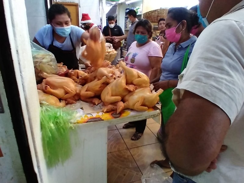 Familias gastan un aproximado de mil pesos en cena Navideña