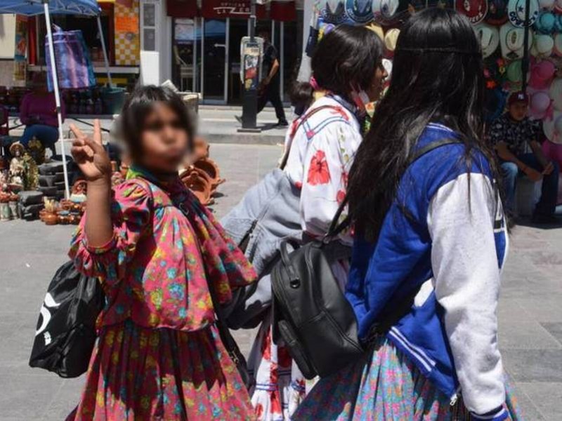 Familias indigenas estan sufriendo por el idioma en la ciudad