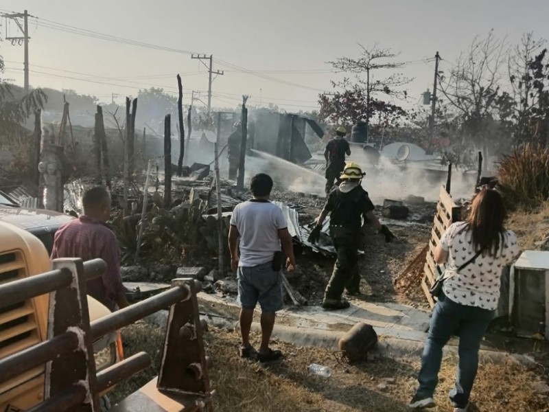 Familias pierden sus viviendas tras incendio en SLP