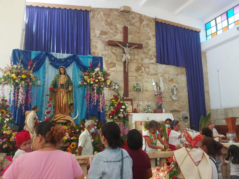 Familias Salinacrucenses dan gracias a la Virgen de Guadalupe