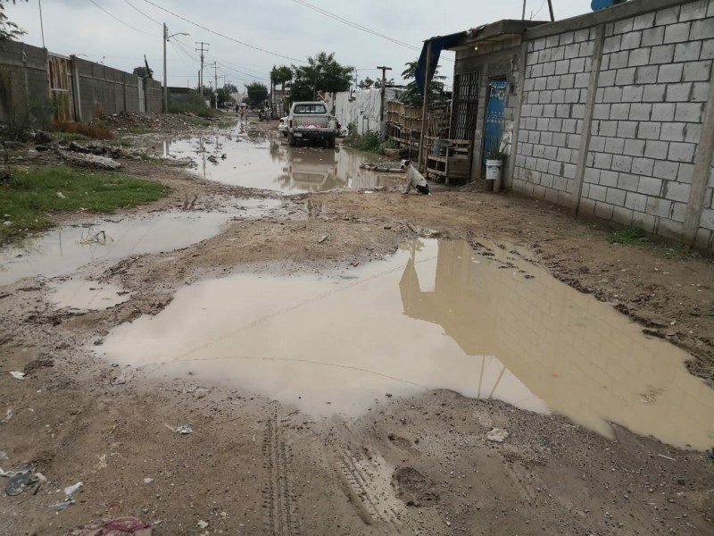 Familias sufren por inundaciones