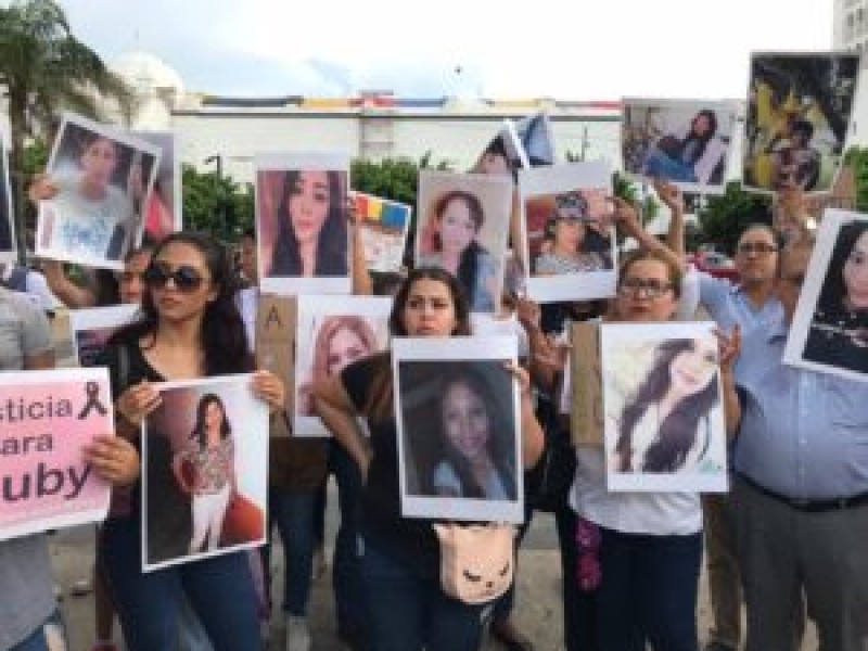 Familias víctimas de feminicidio reunidas en Chiapas