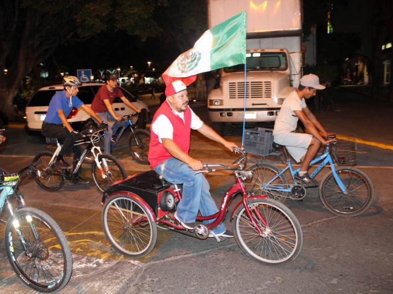 Familias y aficionados al ciclismo participaron en rodada mexicana 