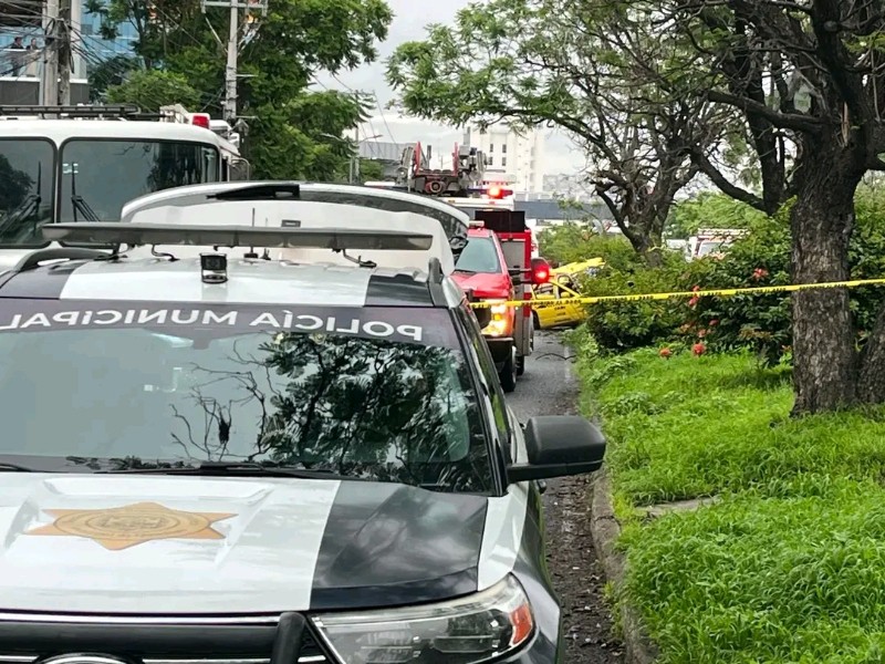 Fatal accidente de taxi colapsó Bernardo Quintana esta mañana
