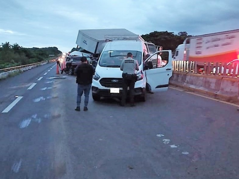 Fatal accidente en carretera de Acayucan deja 3 muertos