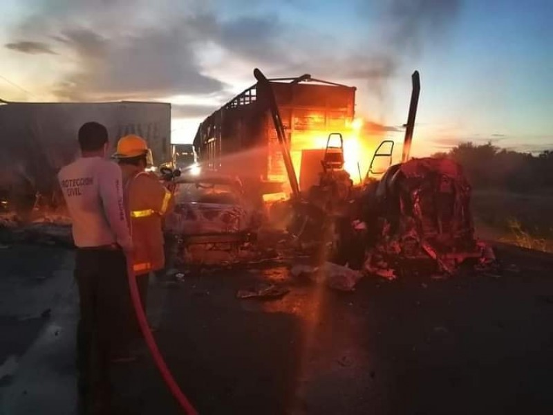 Fatal accidente sobre la carretera Villahermosa-Coatzacoalcos