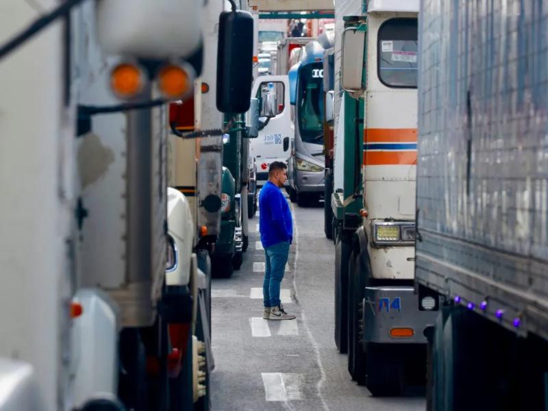 Fatiga y presión por entregas; Transportistas usan estimulantes al volante