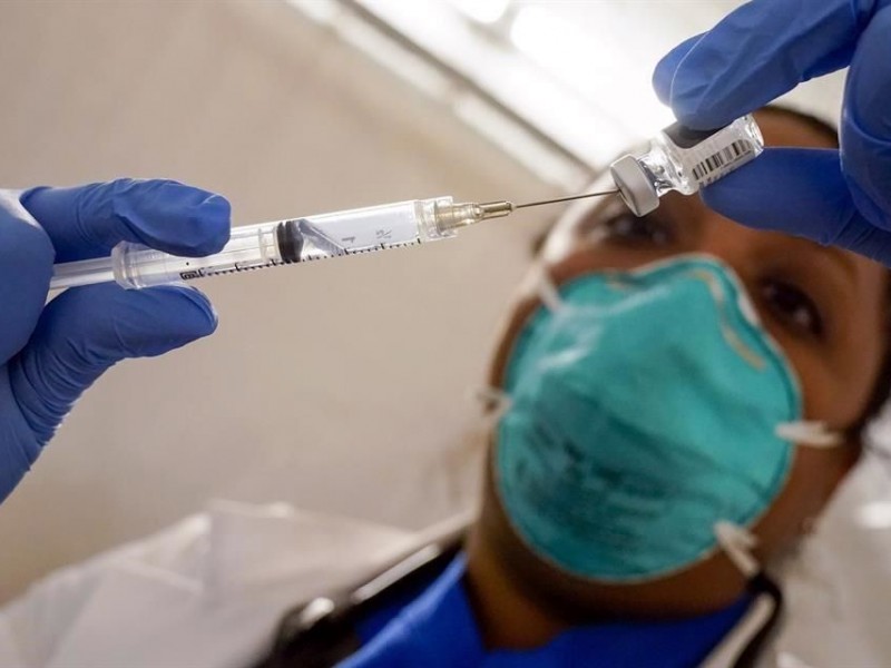 FDA aprueba tercera dosis de las vacunas Pfizer y Moderna
