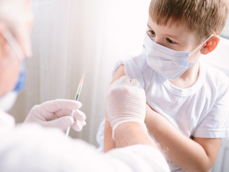 FDA autoriza vacuna Pfizer para menores 5-11 años