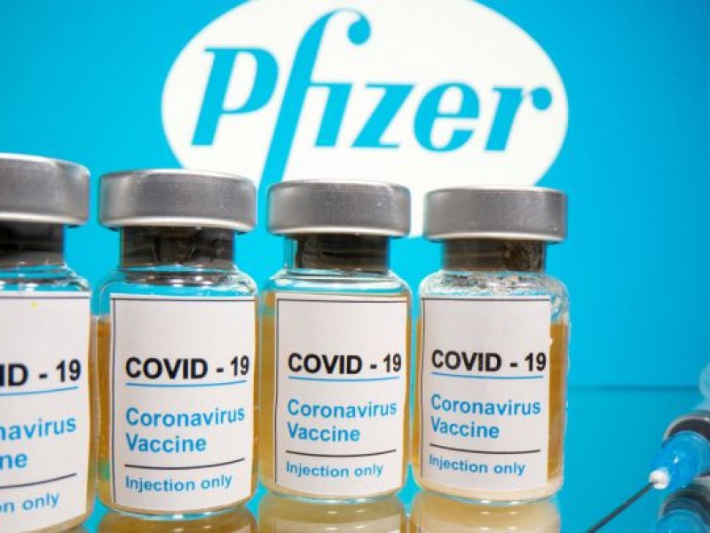 FDA da aprobación total a vacuna Pfizer contra Covid-19