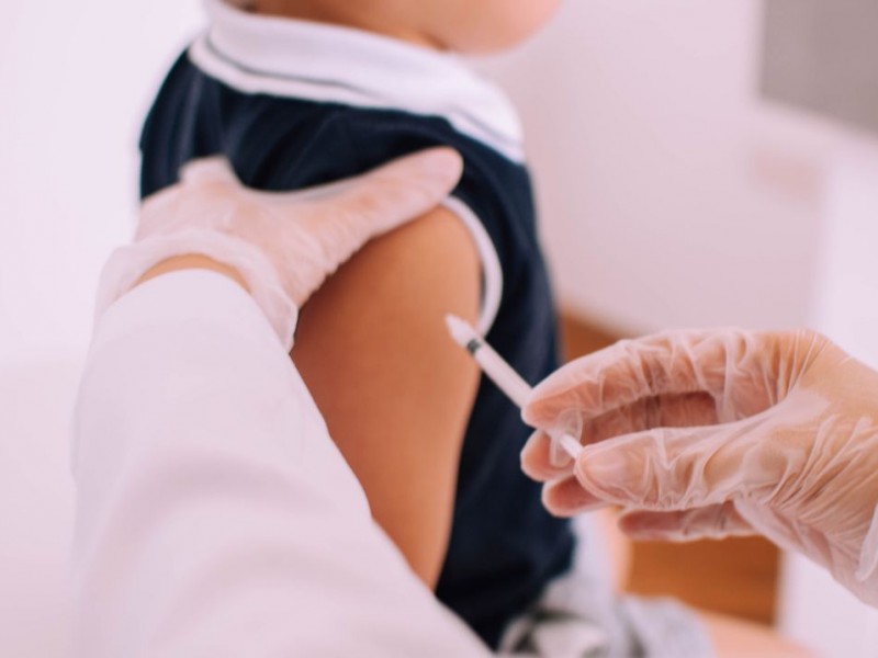 Federación decidirá vacunación de menores y refuerzo para docentes