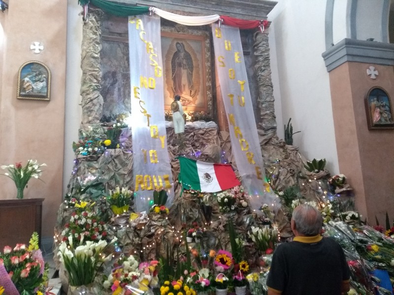 Feligreses abarrotan la Catedral de Veracruz