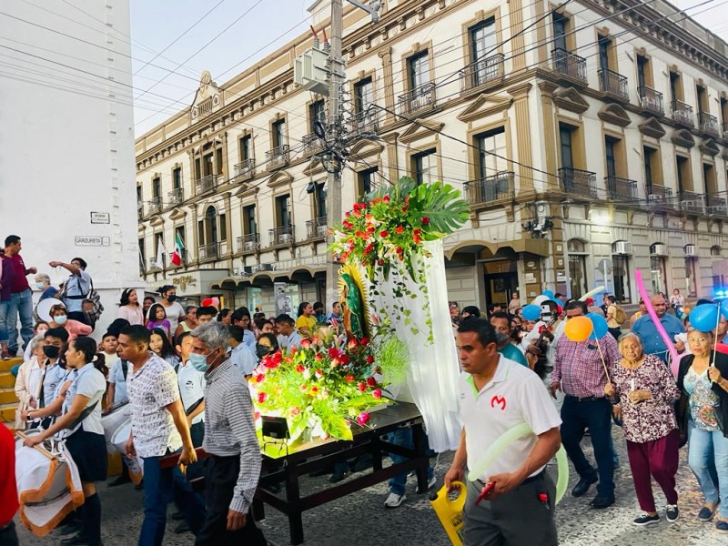 Feligreses de Tuxpan festejan a la virgen de Guadalupe