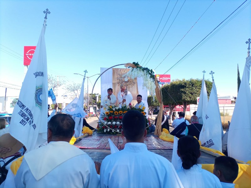 Feligreses se suman a la marcha po la Paz en Tehuacàn