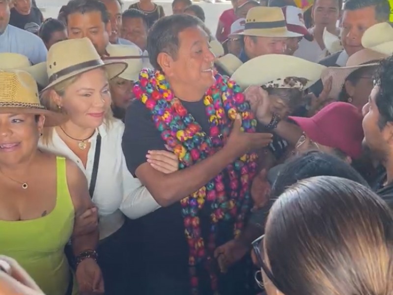 Félix  Salgado se deslinda de la entrega de candidaturas