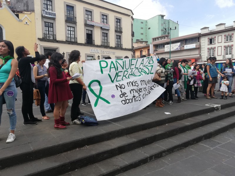 Feministas exigen despenalización del aborto en Xalapa