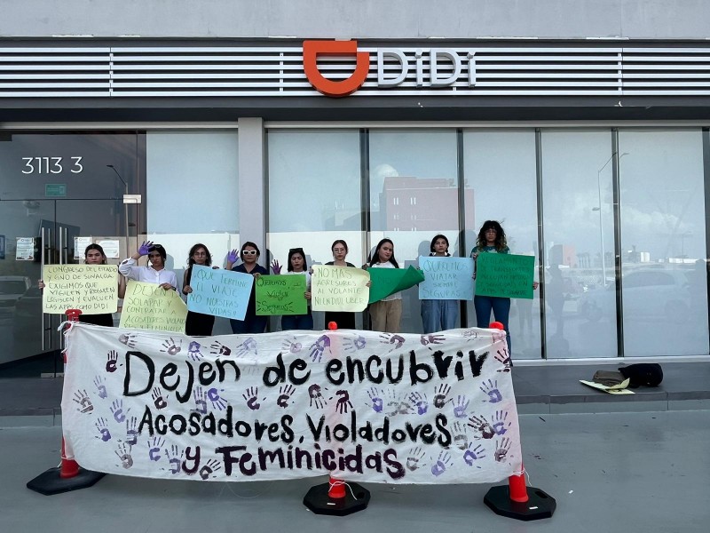 Feministas se manifiestan en oficinas DiDi para exigir seguridad