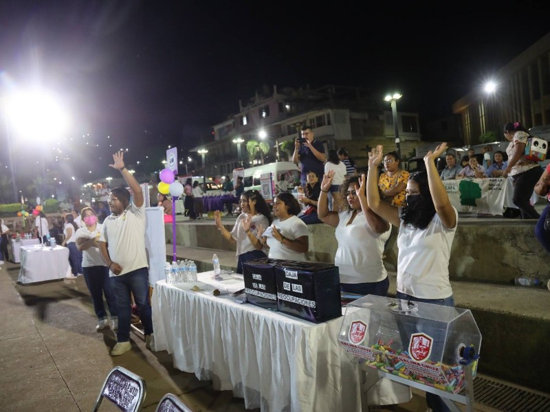 Feria “Conectando Nuestra Mente” impulsa conciencia sobre salud mental en Salina Cruz