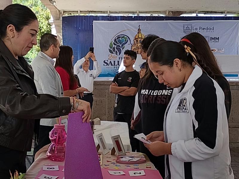 Feria de Salud Mental en La Piedad acerca orientación psicológica a jóvenes