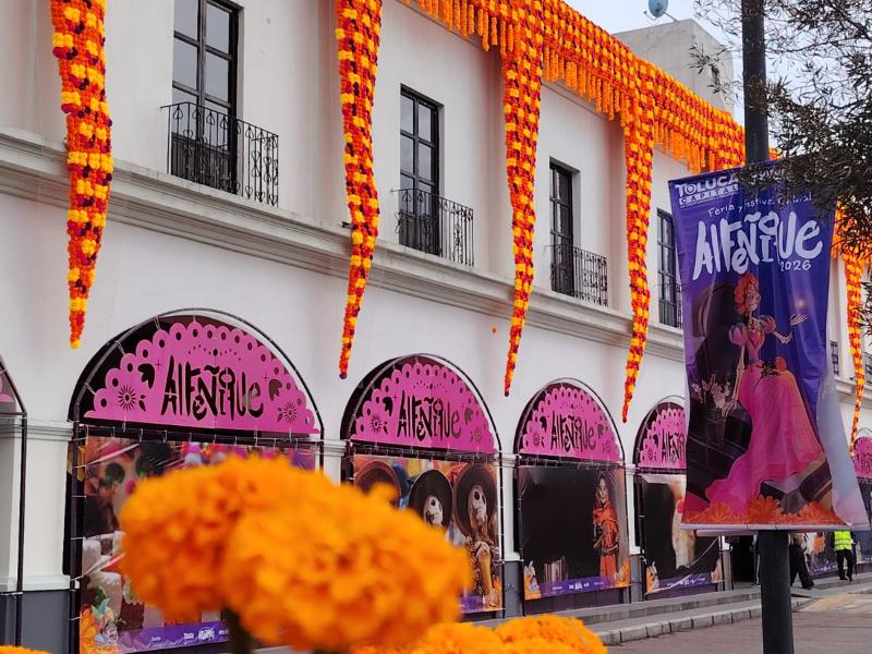 Feria del Alfeñique beneficia a comercios del centro de Toluca