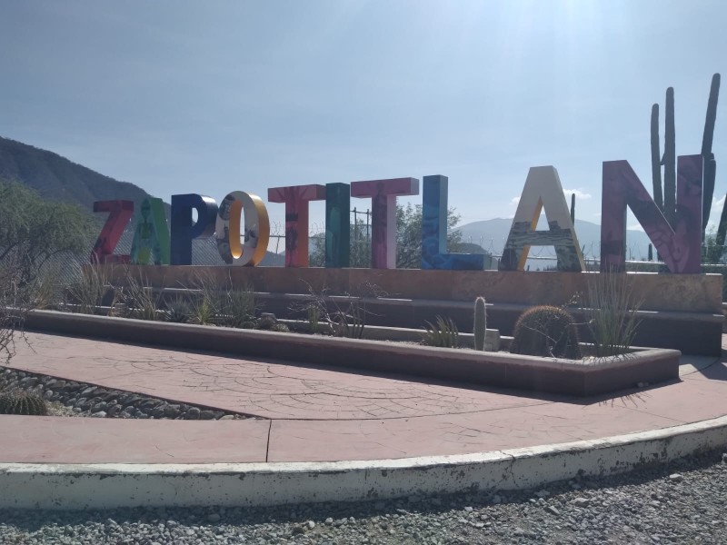 Feria en Zapotitlán dejó turismo nacional y extranjero