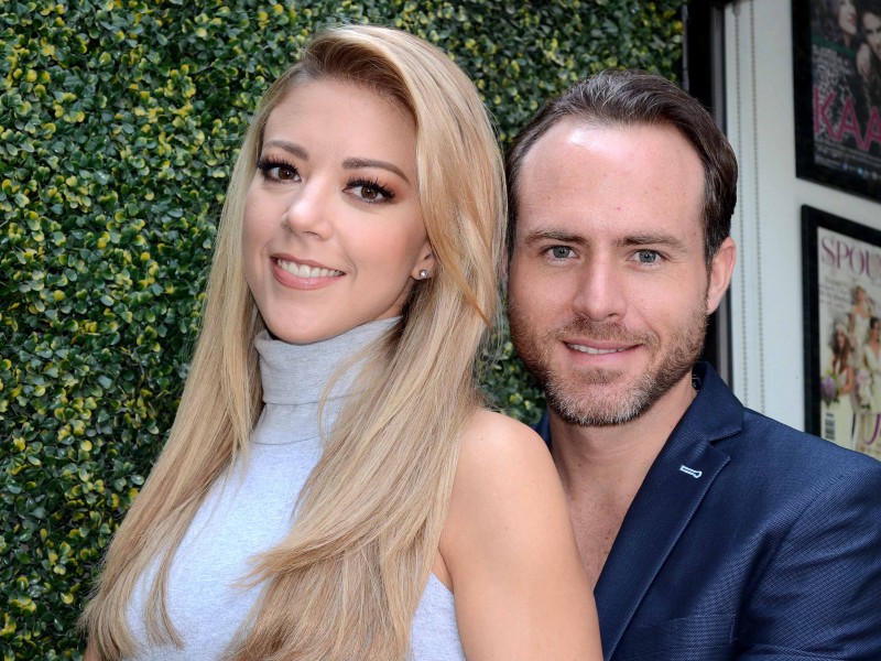 Fernanda del Castillo y su esposo celebran años de casados