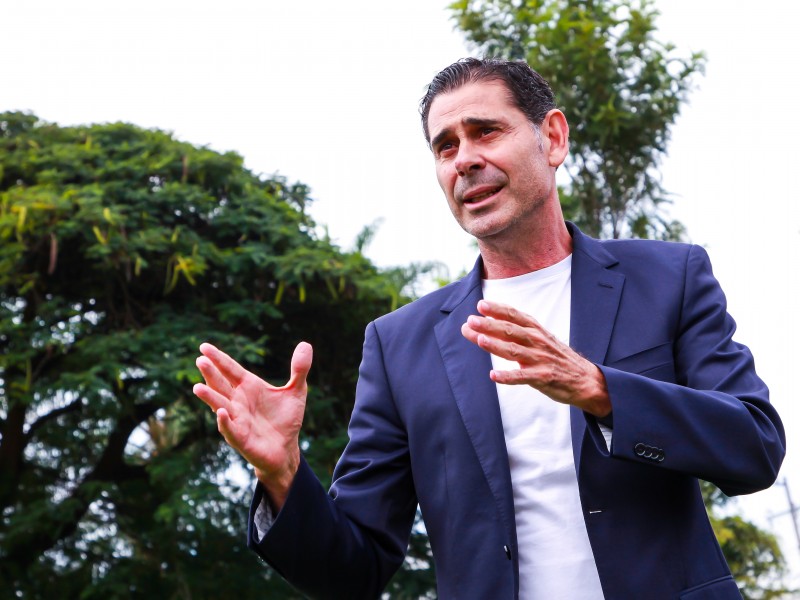 Fernando Hierro realizó primera visita a instalaciones de Chivas