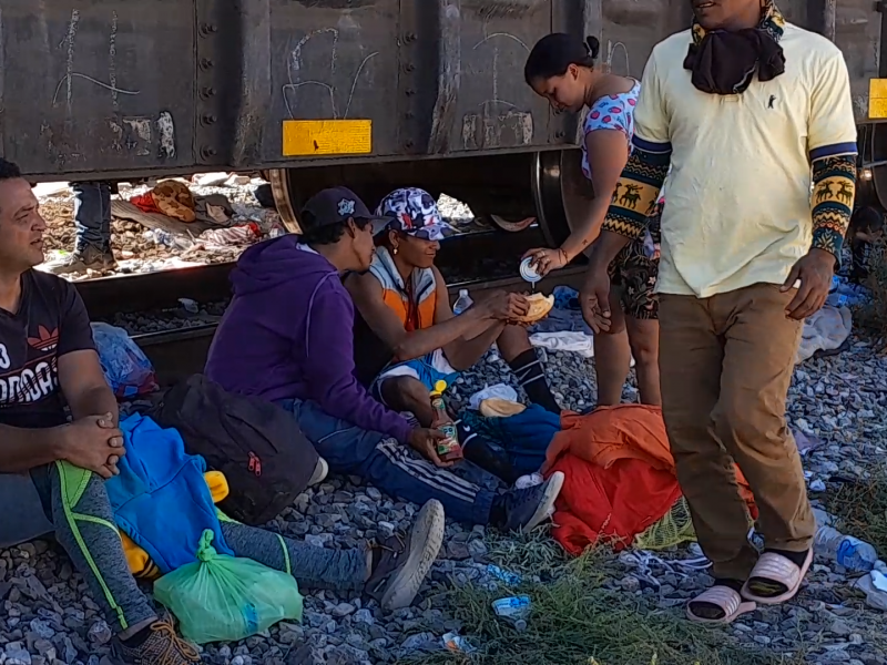Ferrocarril abandona a más de 2 mil migrantes en Zacatecas