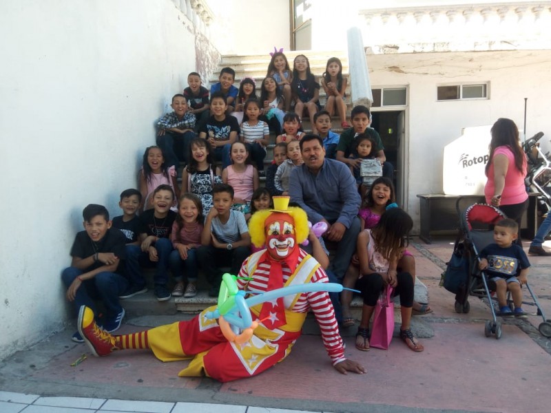 Festeja Gobierno Municipal el día del niño.