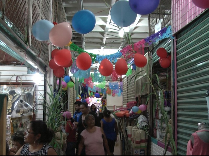 Festejan a locatarios de los mercados del Istmo