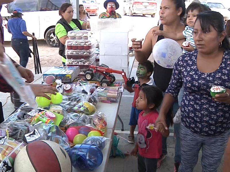 Festejan día del niño a personas vulnerables