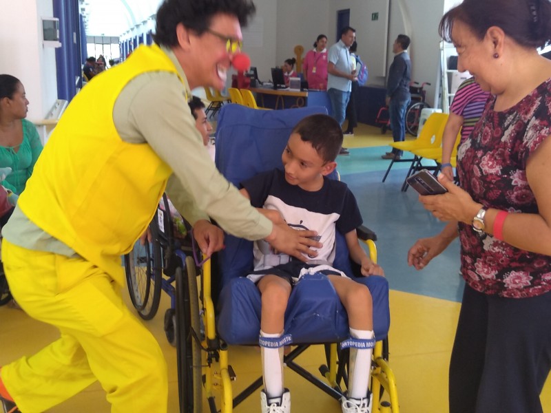 Festejan día del niño en hospitales de Chiapas