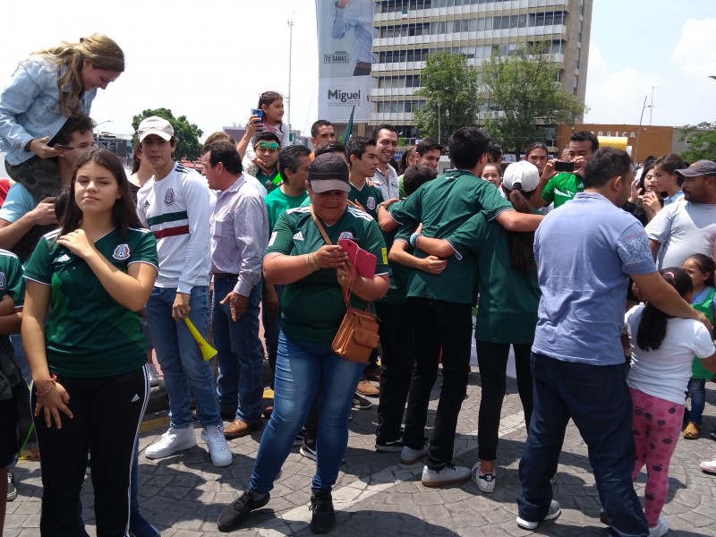 Festejos en La Minerva por triunfo tricolor