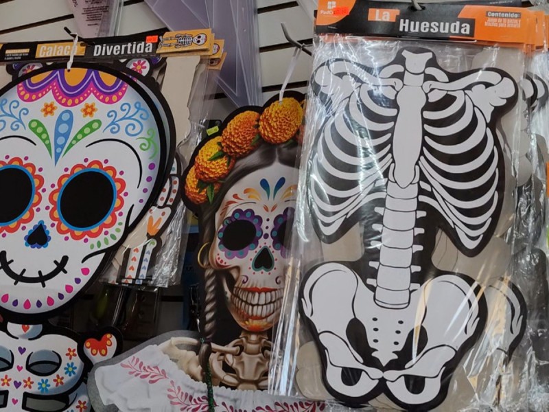 Festividades de día de muertos dan respiro a papelerías