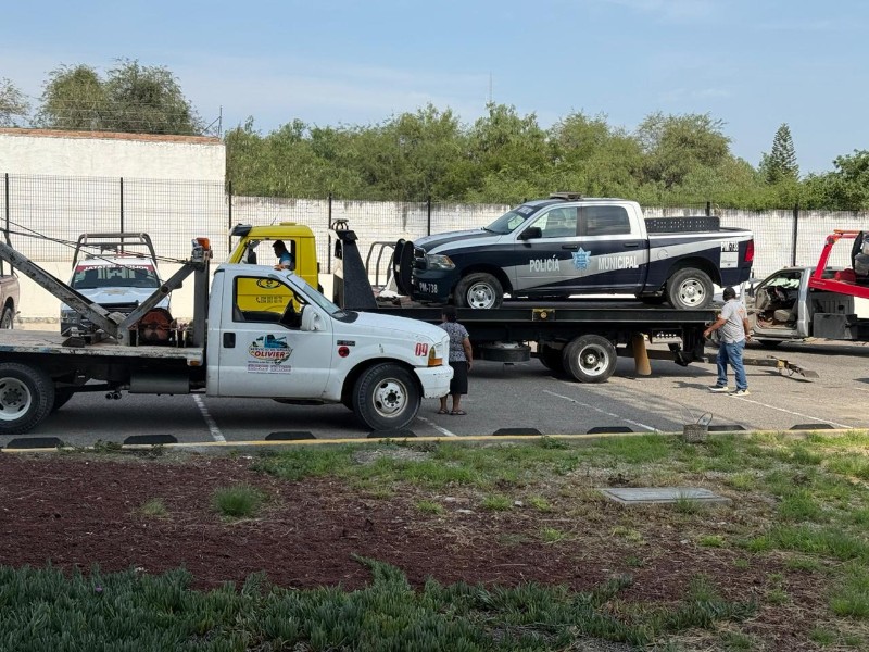 FGE entrega patrullas al municipio de Coyomeapan