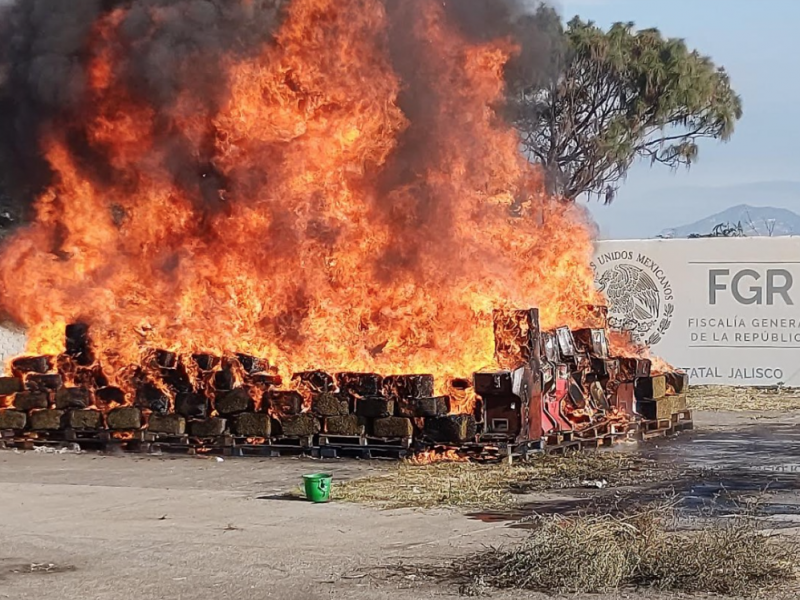 FGR Jalisco incinera cuatro toneladas de drogas