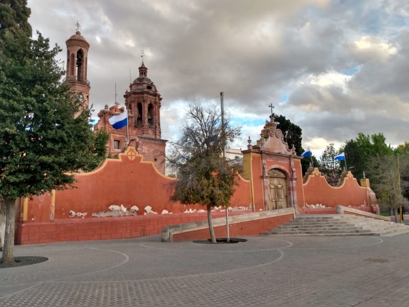 Fieles celebraron a la Virgen de Guadalupe a la distancia