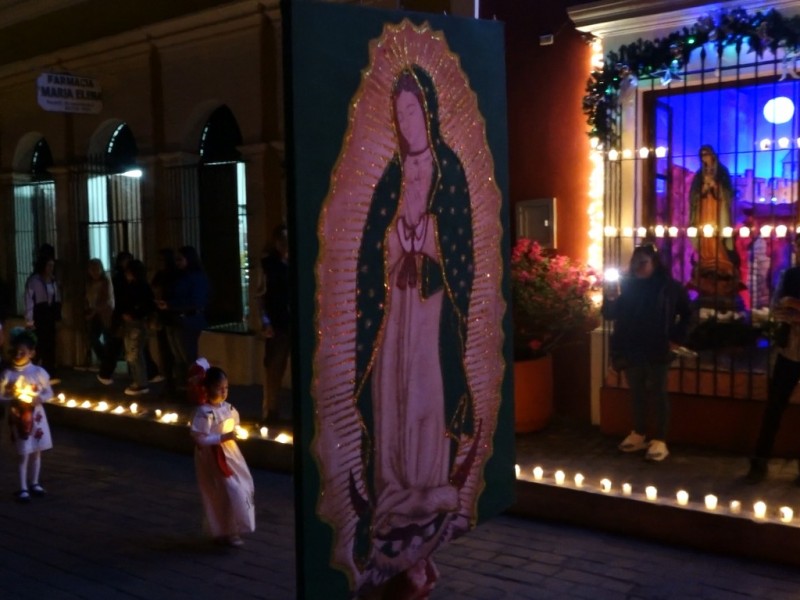 Fiesta de las velas ilumina el camino a la Virgen