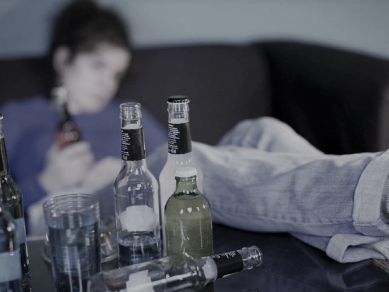 Fiestas decembrinas y el aumento en el abuso del alcohol
