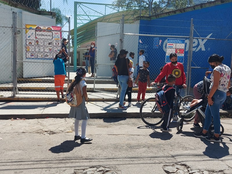 Filtros sanitarios en primaria tranquilizan a madres de familia