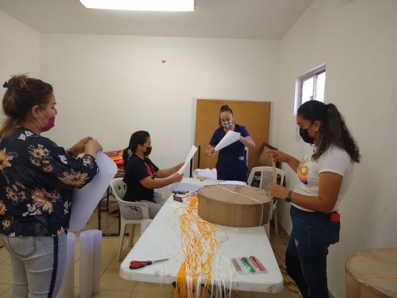 Finalizará en Centro Comunitario de La Popular taller de elaboración de piñatas