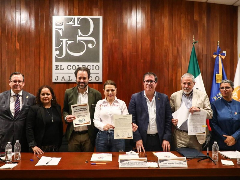 Firma Claudia Delgadillo Compromiso por la Integridad