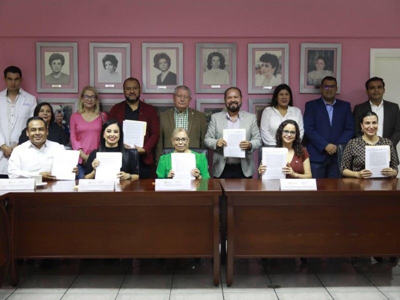 Firma congreso para consultar a personas con discapacidad