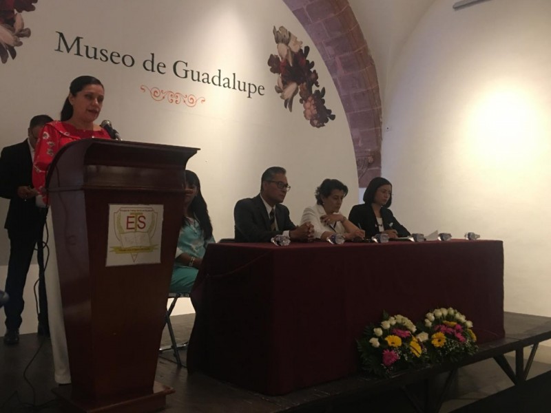 Firma convenio CDHEZ con escuela de trabajo social