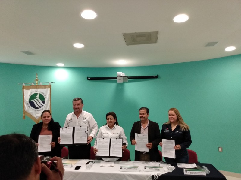 Firma convenio de colaboración ICATMI con UCEMICH